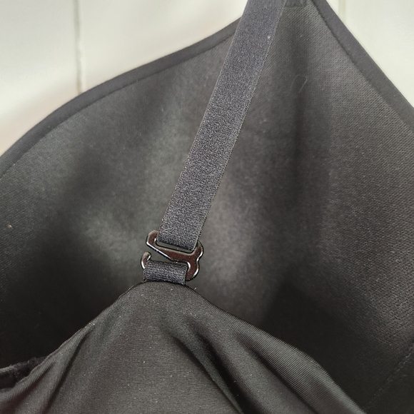 Calvin Klein Black Underwire Plunge T-Shirt Bra 3232200 Size 36B Lingerie - Picture 5 of 7